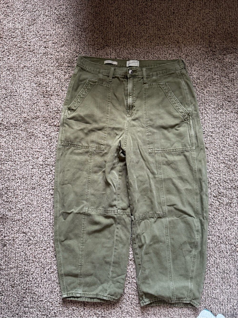 Universal Thread barrel jeans